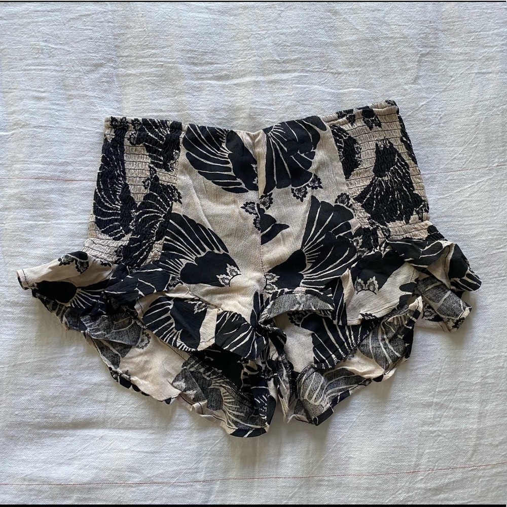 FREE PEOPLE | Flutter hem summer short | Sz S